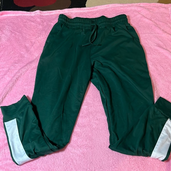 Green women’s joggers, size medium, new without tags - Picture 1 of 3